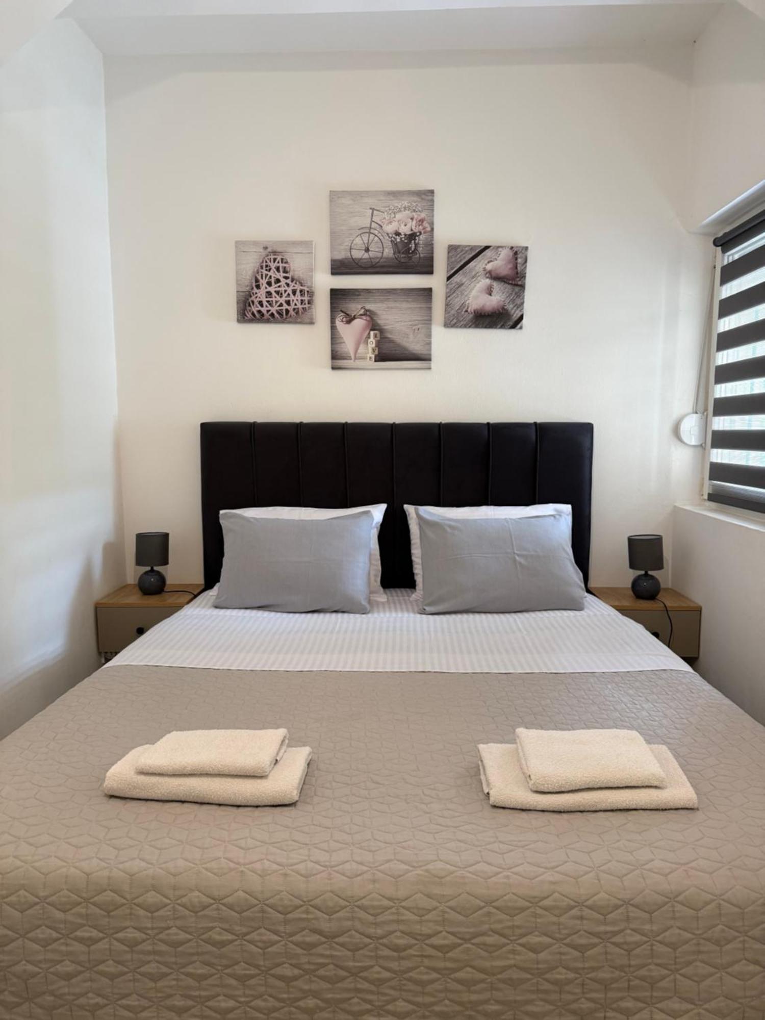 Apartment Ninas โดบรอตา ภายนอก รูปภาพ
